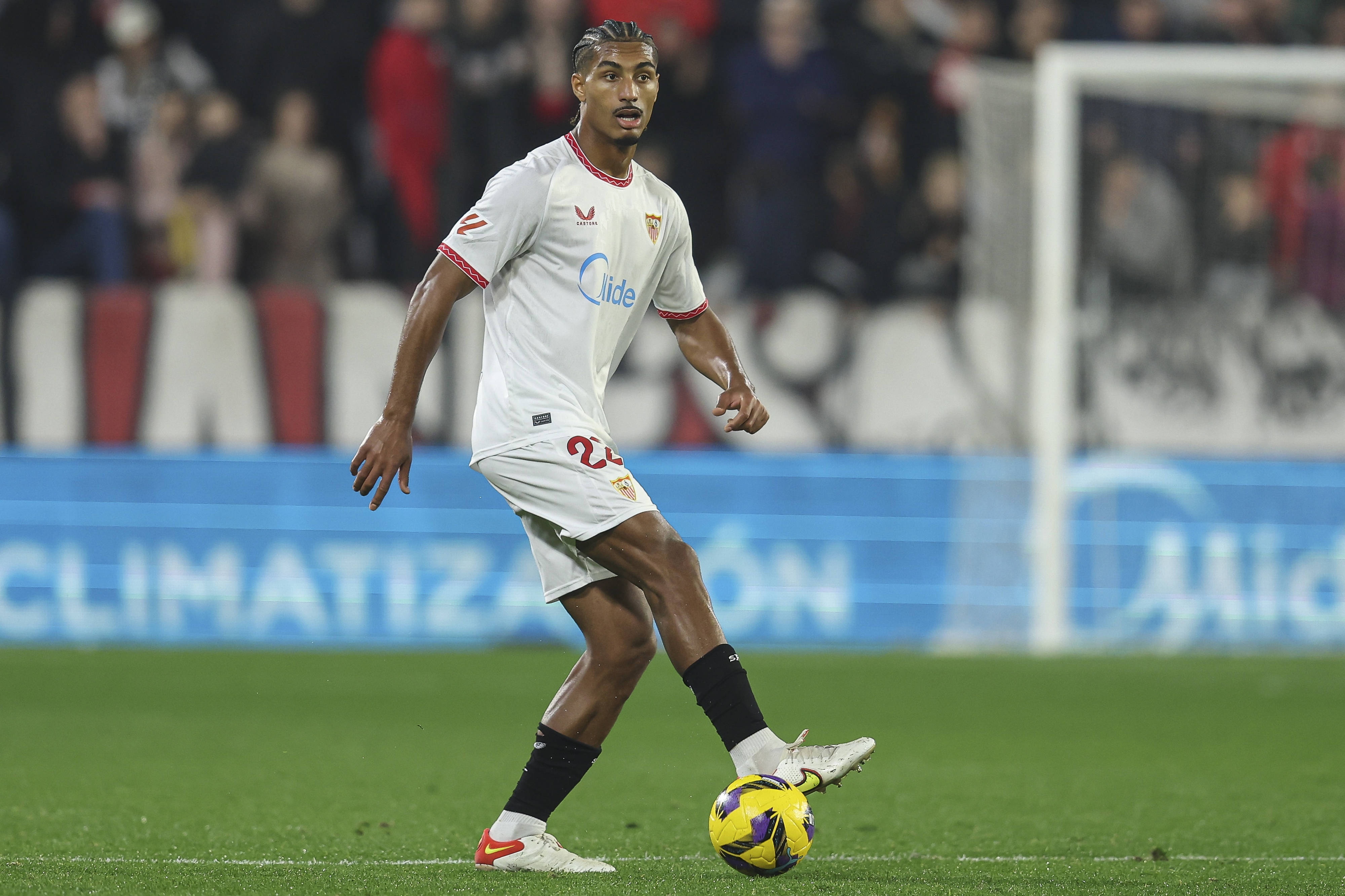 塞维利亚紧急推进球员注册，出售巴代与胡安卢可获5000万资金