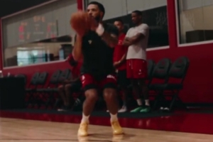 直播入口-小贾也在！范弗里特晒训练视频：突破中的急停跳投和三分