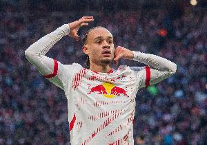 记者：热刺愿7000万欧引进西蒙斯，同时接近和西蒙斯谈成个人条款